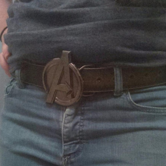 New Avengers belt buckle - Picture 2 of 3